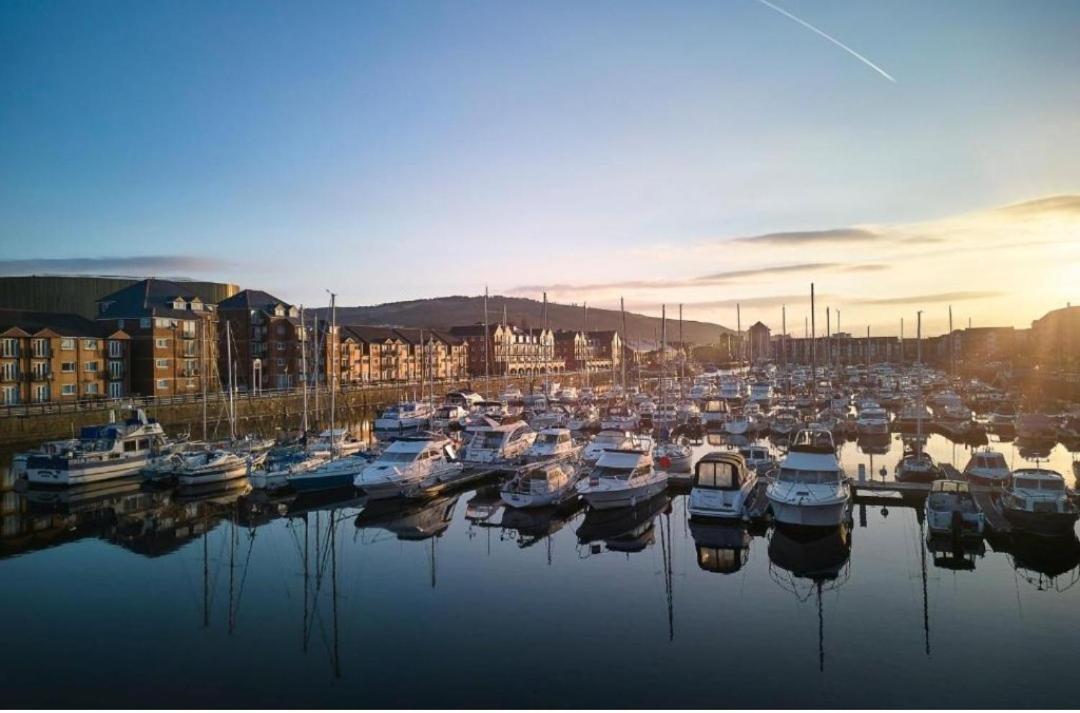 Swansea Marina Apartment Esterno foto